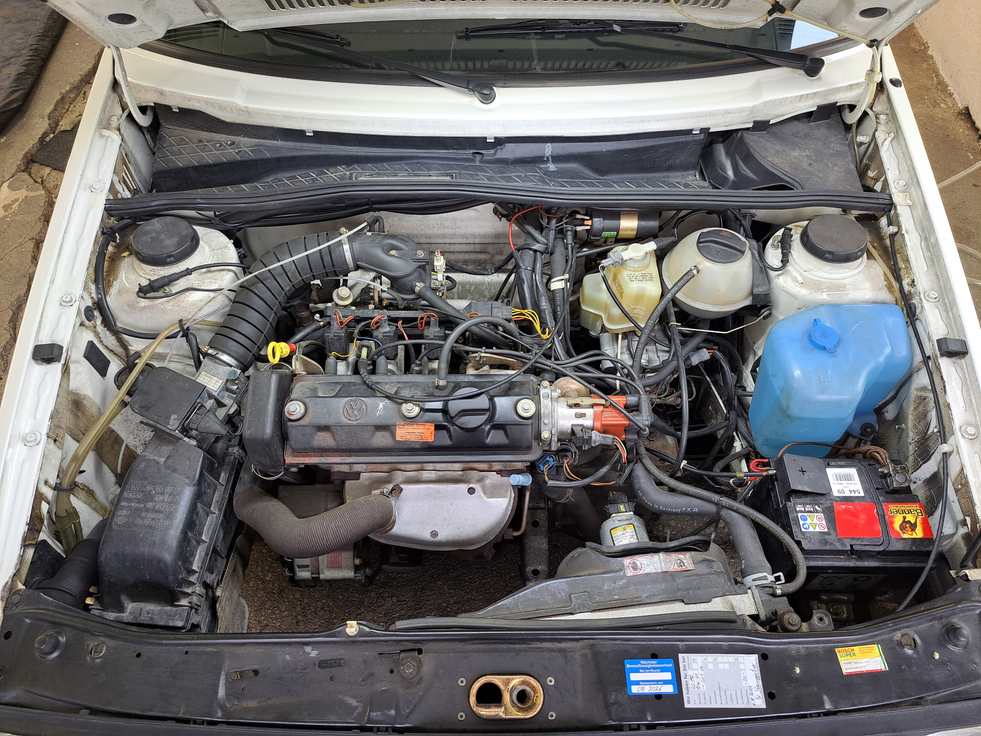 Motorraum – Trockeneis & Dampfreinigung – Vorher
